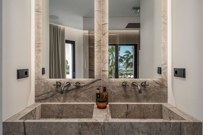 Image No.18-3 Bed Townhouse for sale