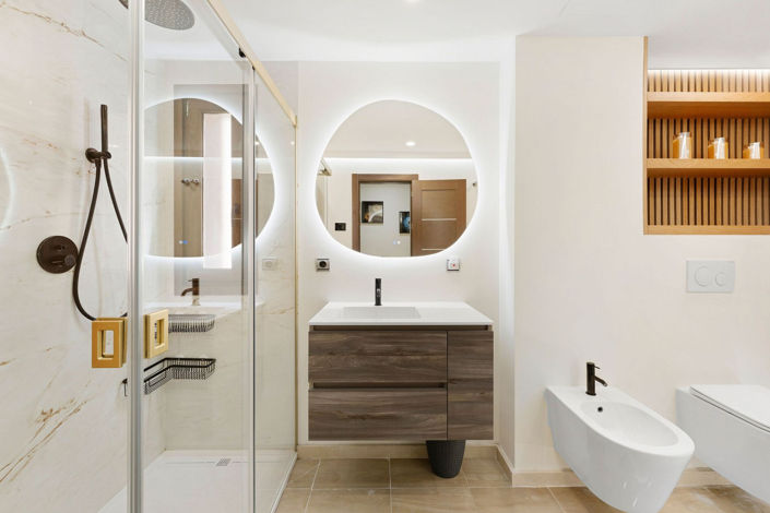 Image No.15-4 Bed Property for sale