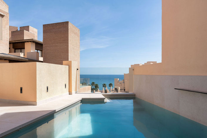 Image No.23-4 Bed Property for sale