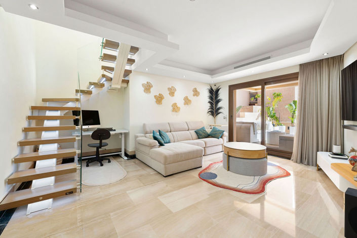 Image No.9-4 Bed Property for sale