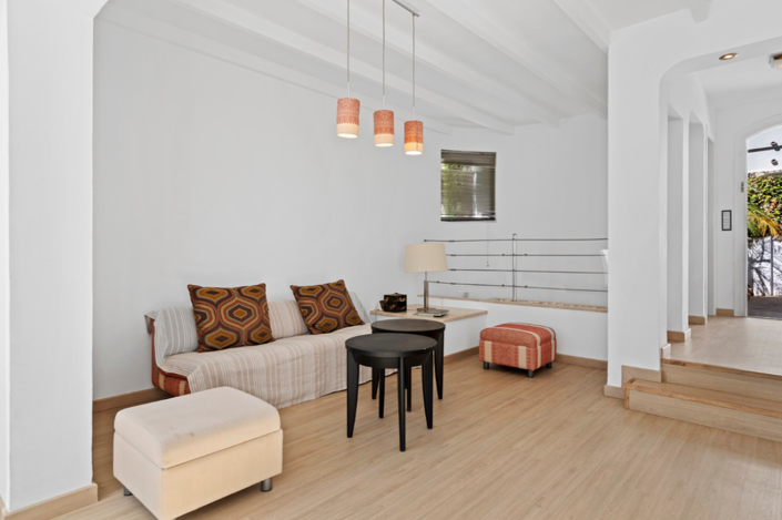 Image No.12-2 Bed Townhouse for sale