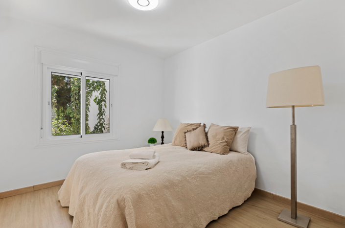 Image No.19-2 Bed Townhouse for sale