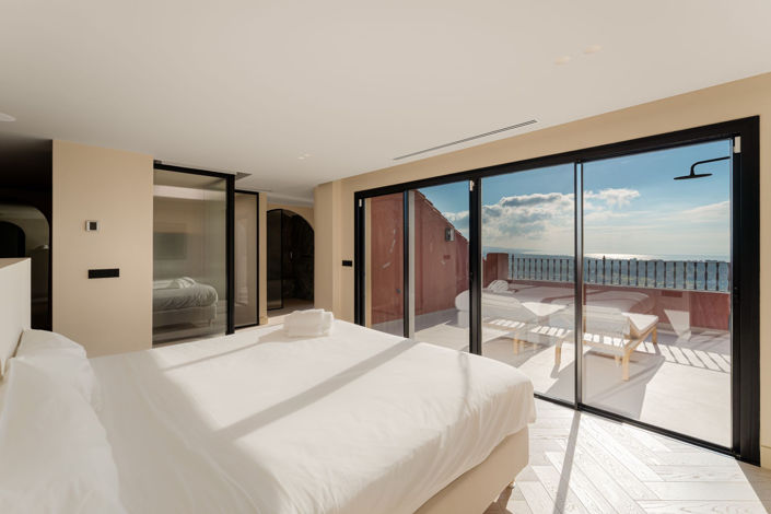 Image No.9-4 Bed Property for sale