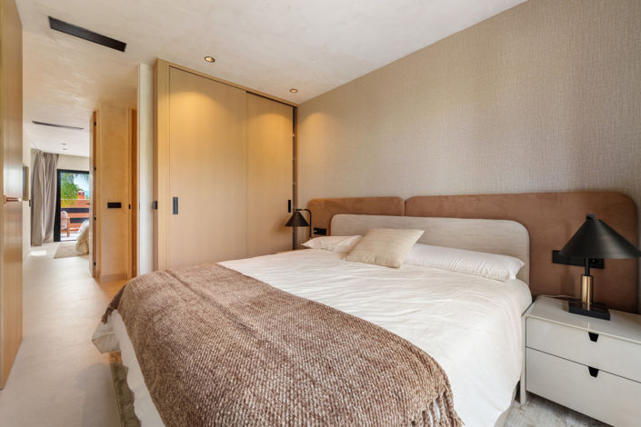 Image No.18-4 Bed Townhouse for sale