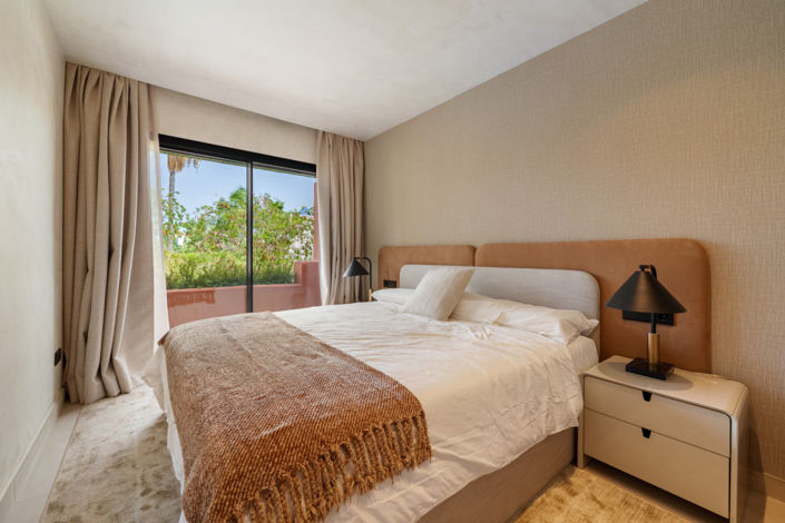 Image No.20-4 Bed Townhouse for sale