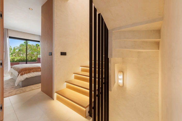 Image No.23-4 Bed Townhouse for sale