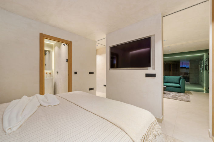 Image No.26-4 Bed Townhouse for sale