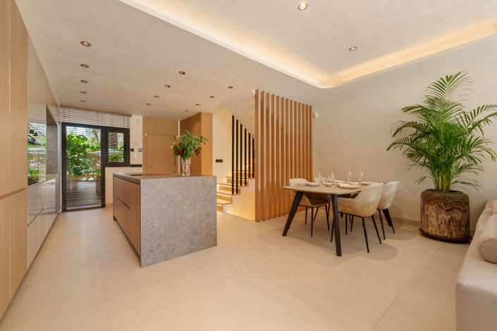 Image No.4-4 Bed Townhouse for sale