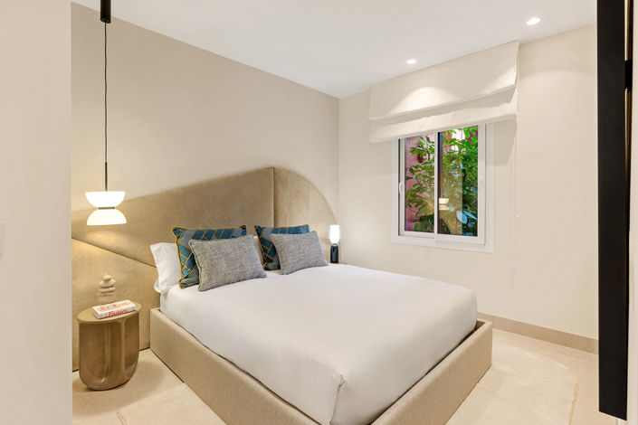 Image No.14-3 Bed Property for sale