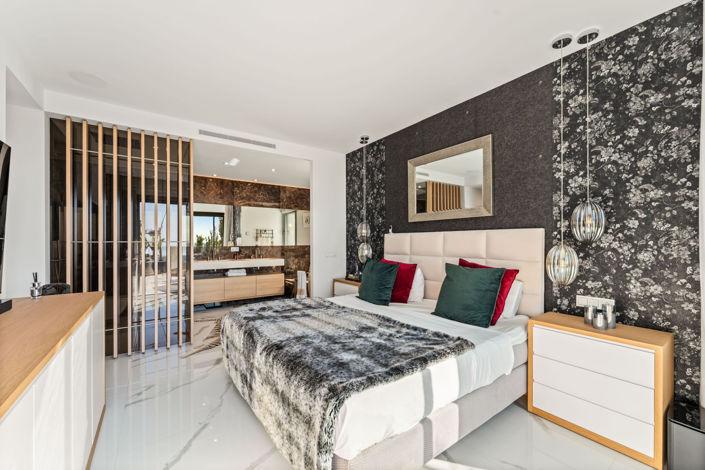 Image No.8-3 Bed Apartment for sale