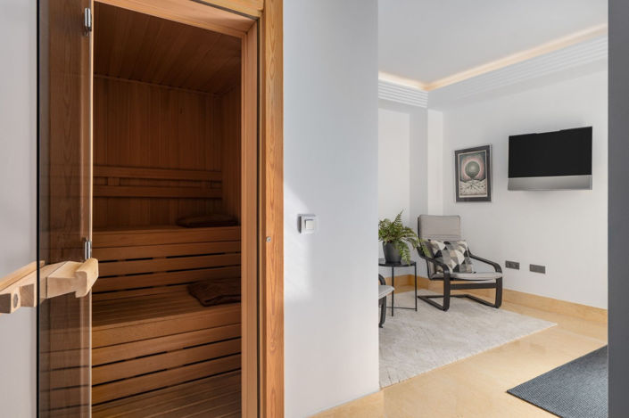 Image No.28-4 Bed Property for sale