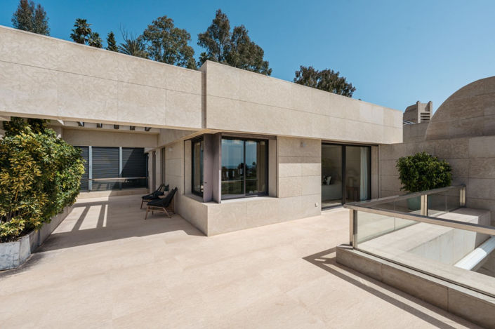 Image No.31-4 Bed Property for sale