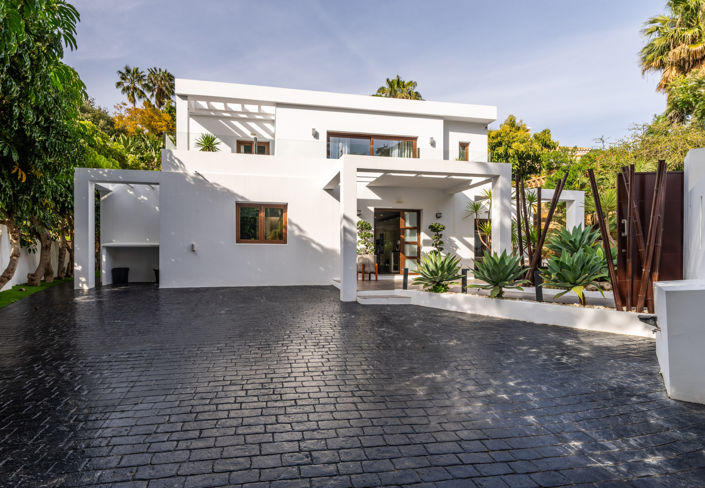 Image No.2-5 Bed Villa for sale