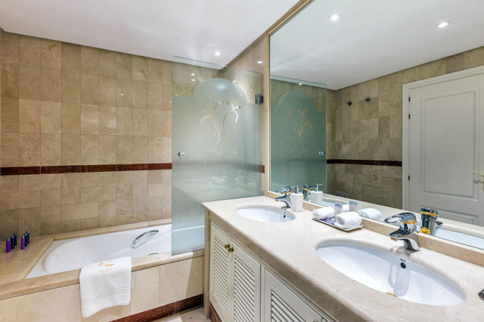 Image No.11-3 Bed Property for sale