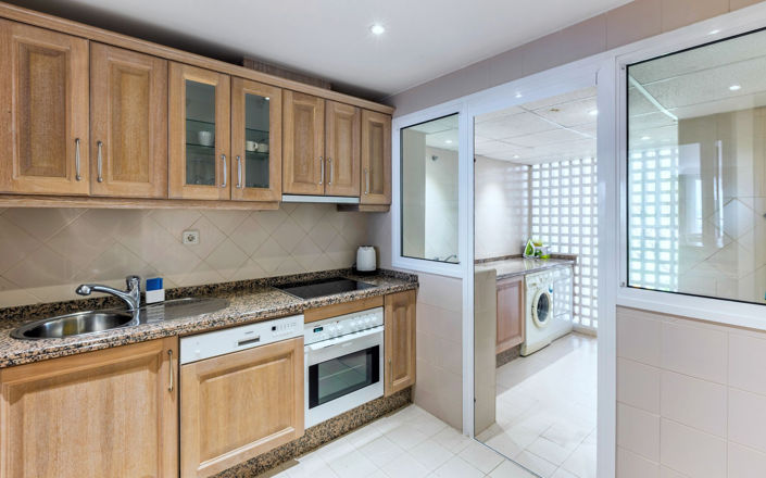 Image No.5-3 Bed Property for sale