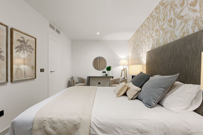 Image No.27-5 Bed Townhouse for sale