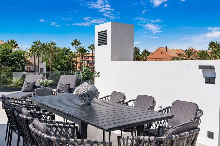 Image No.28-5 Bed Townhouse for sale