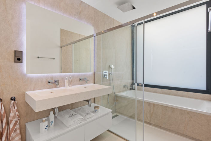 Image No.9-5 Bed Townhouse for sale