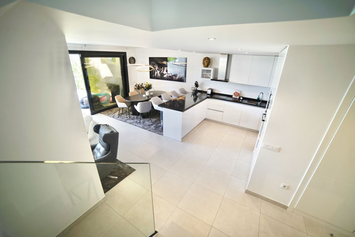 Image No.10-3 Bed Townhouse for sale