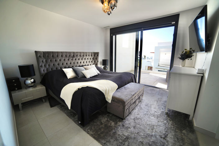 Image No.6-3 Bed Townhouse for sale