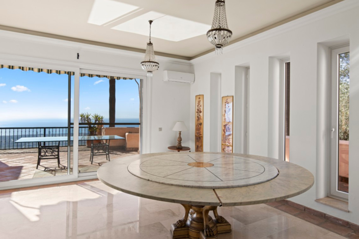 Image No.10-5 Bed Villa for sale