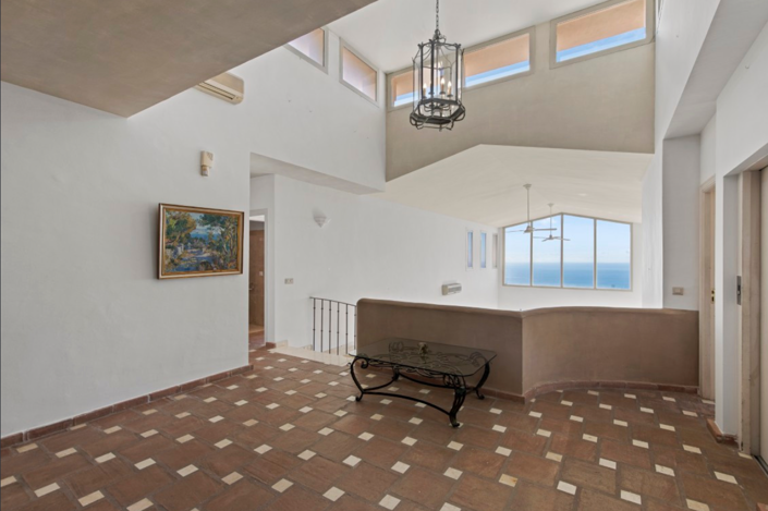 Image No.15-5 Bed Villa for sale