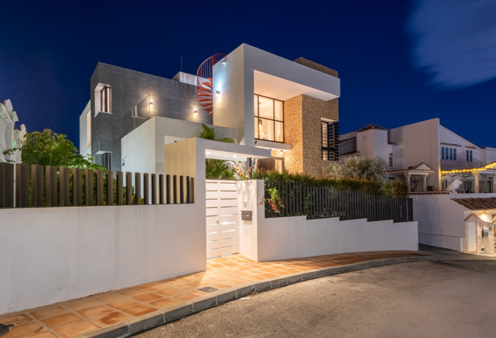 Image No.7-3 Bed Villa for sale