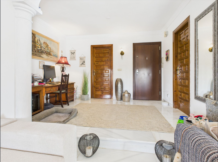 Image No.5-Villa de 4 chambres à vendre à Estepona