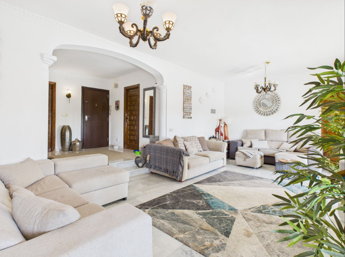 Image No.7-Villa de 4 chambres à vendre à Estepona