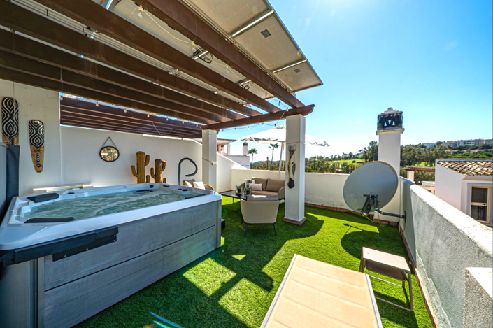 Image No.3-Villa de 4 chambres à vendre à Estepona