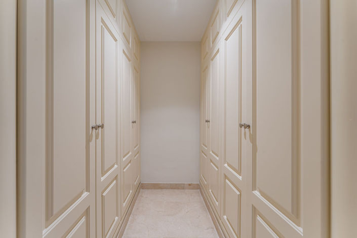 Image No.17-3 Bed Property for sale