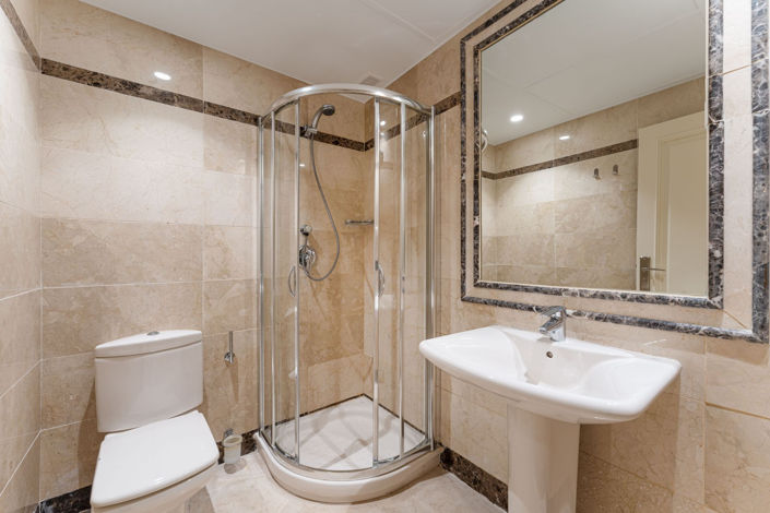 Image No.25-3 Bed Property for sale