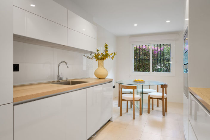 Image No.3-3 Bed Property for sale