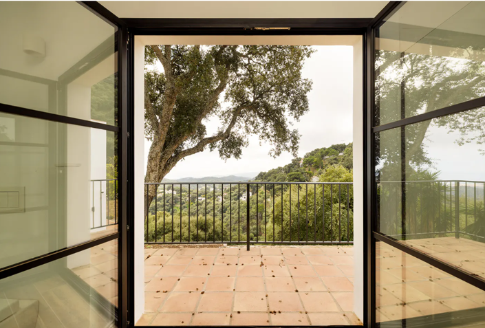 Image No.10-5 Bed Villa for sale