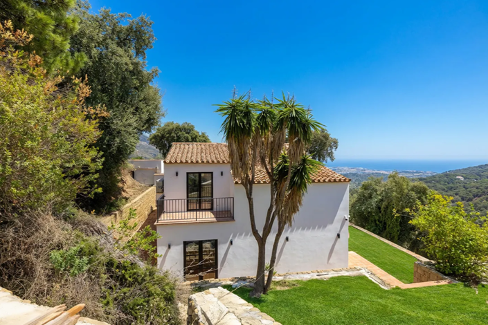 Image No.2-5 Bed Villa for sale