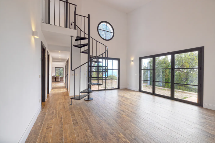 Image No.6-5 Bed Villa for sale