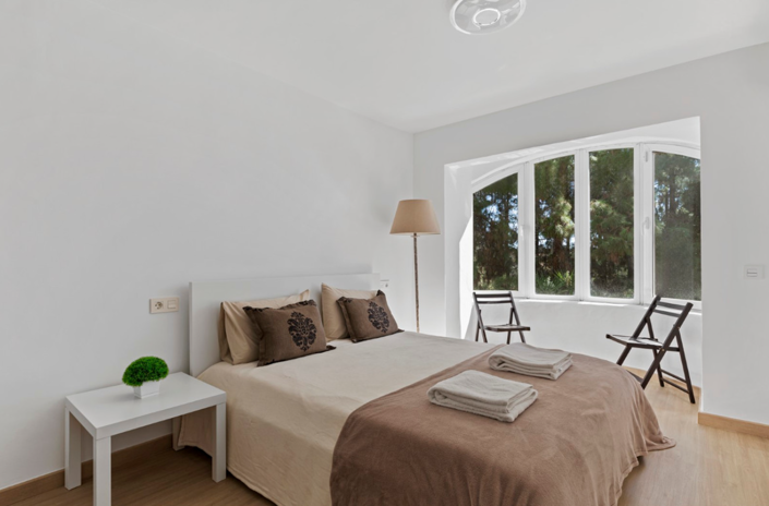 Image No.16-2 Bed Townhouse for sale