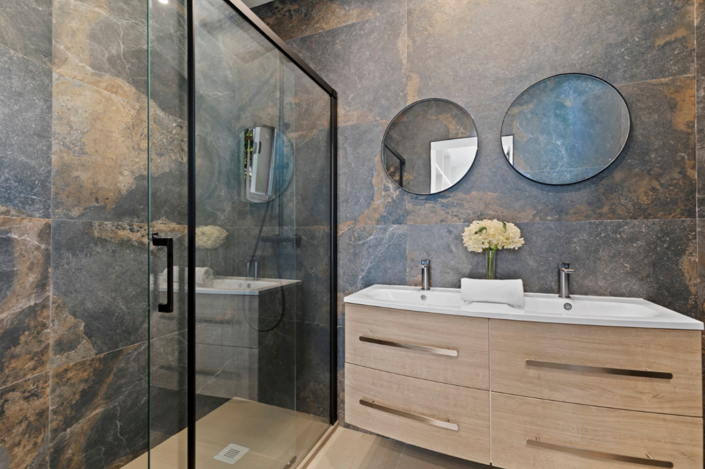 Image No.19-2 Bed Townhouse for sale