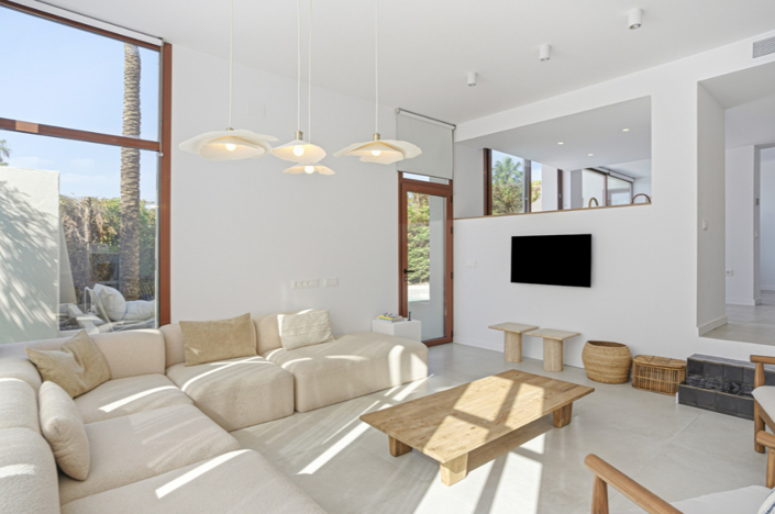 Image No.2-5 Bed Villa for sale