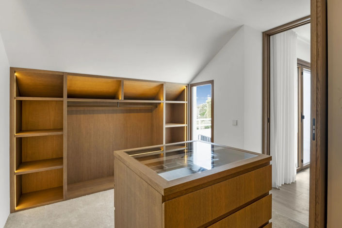 Image No.17-4 Bed Duplex for sale