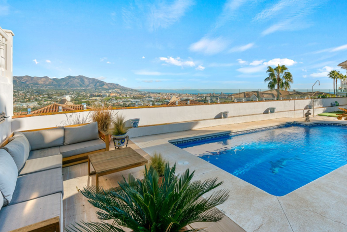 Image No.2-4 Bed Villa for sale