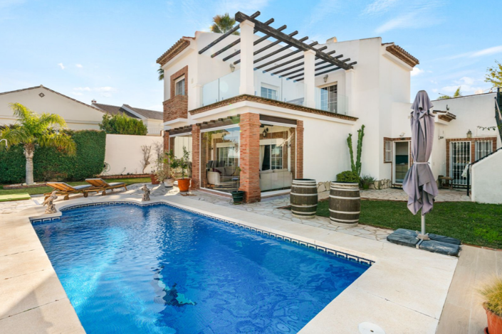 Image No.3-4 Bed Villa for sale