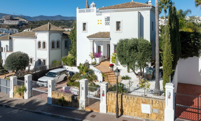 Image No.4-4 Bed Villa for sale