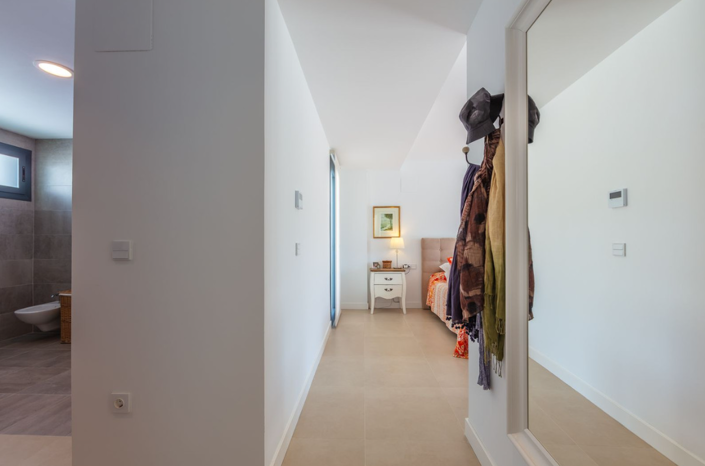 Image No.19-4 Bed Villa for sale