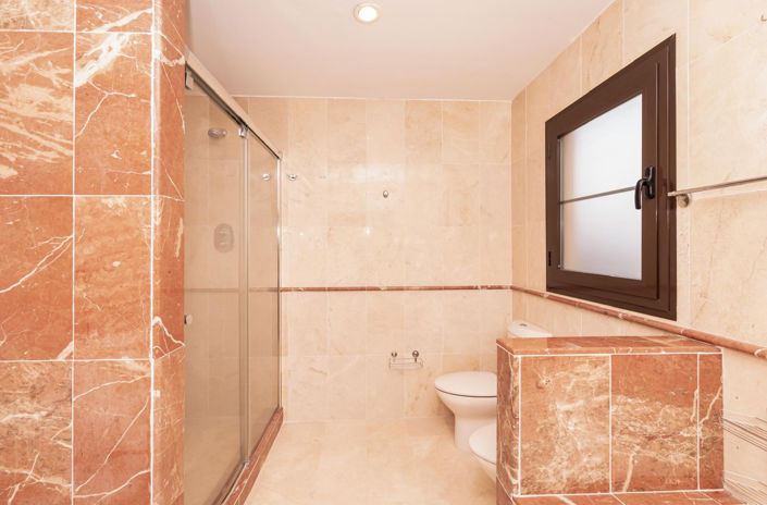 Image No.12-4 Bed Apartment for sale