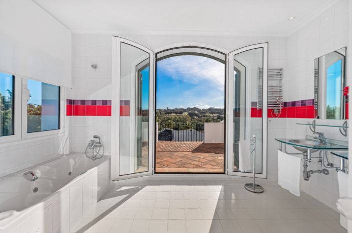 Image No.20-6 Bed Villa for sale