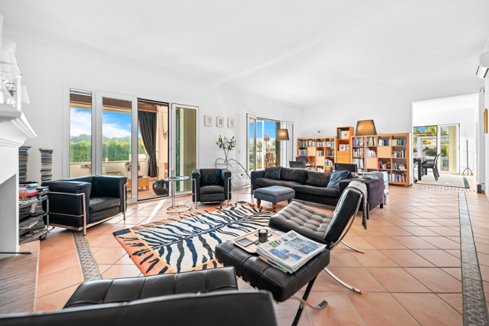 Image No.8-6 Bed Villa for sale