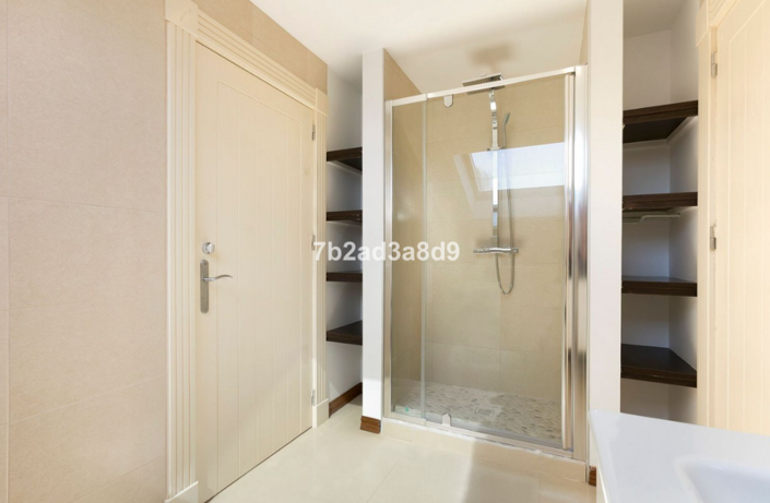 Image No.19-6 Bed Villa for sale