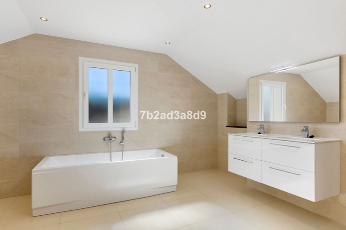 Image No.22-6 Bed Villa for sale