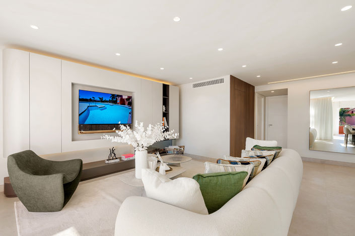 Image No.42-3 Bed Property for sale